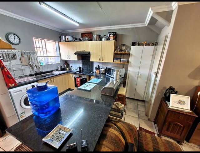 2 BEDROOM TOWNHOUSE FOR SALE IN ANNLIN